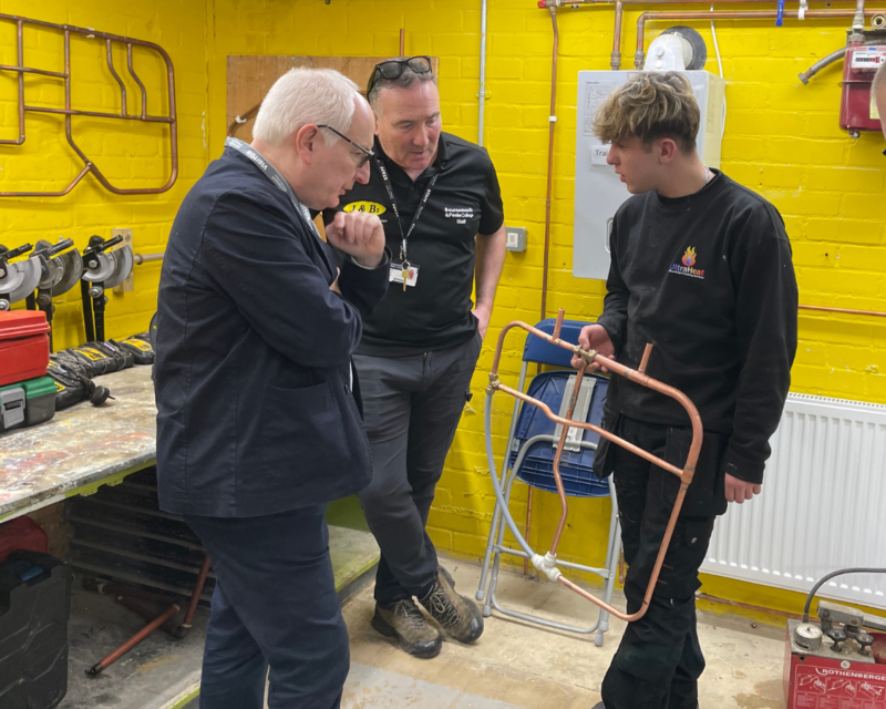 Neil Duncan Jordan Chats to Plumbing Apprentice